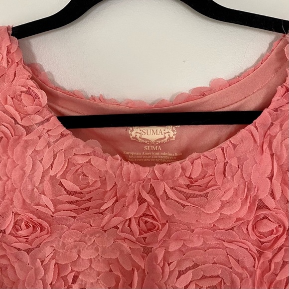 Rose textured crop sweater 🌹 - Picture 3 of 4